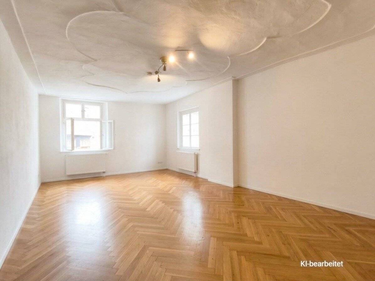 Experience Kremser Altstadt up close - Stylish 2-room apartment with old building charm in top location - Rent indefinitely