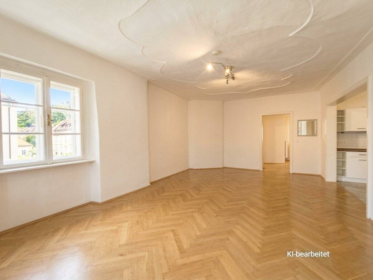 Experience Kremser Altstadt up close - Stylish 2-room apartment with old building charm in top location - Rent indefinitely