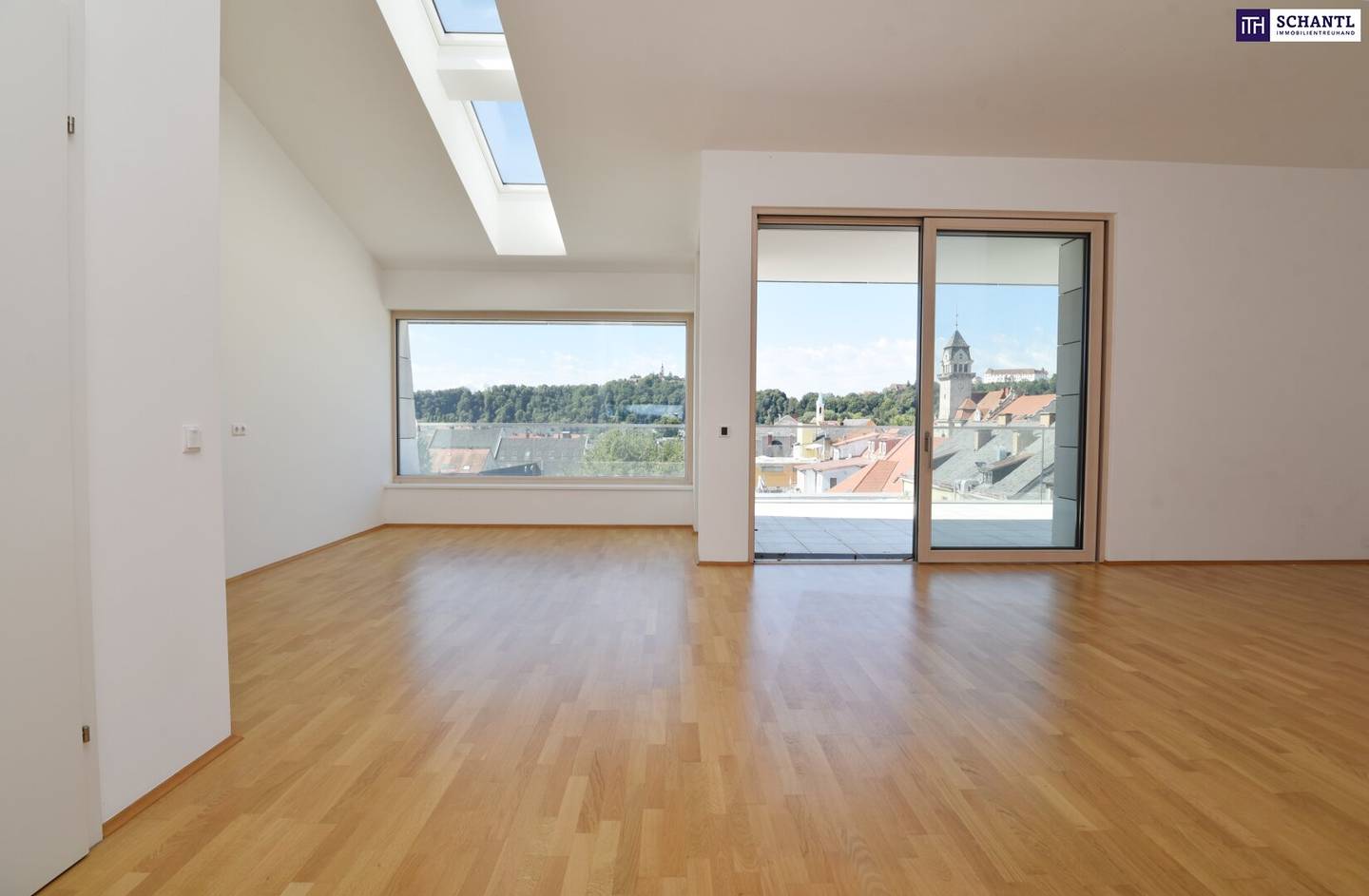 Über den Dächern von Leibnitz - Exklusives Penthouse auf zwei Ebenen mit gigantischer Panoramaterrasse und direktem Blick auf Schloss Seggau!