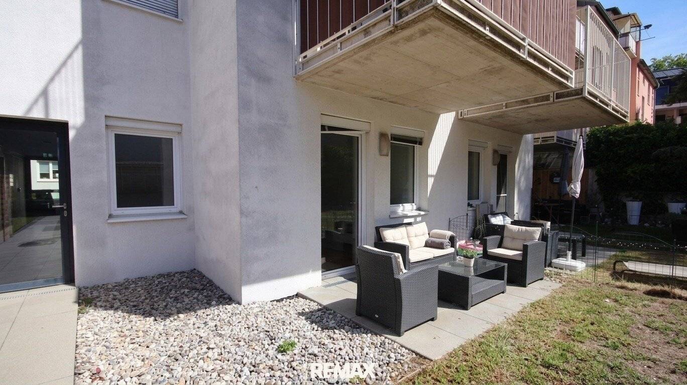 Student hit! Tiny flat in perfect location with terrace and private garden