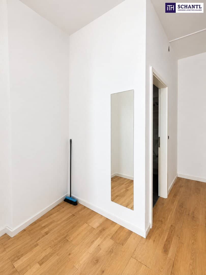 ++ AM TABOR ++ Versatile storage unit with private bathroom