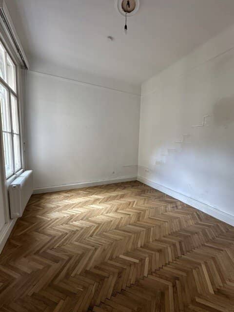 Flatshare suitable Spacious 3-room apartment on the 3rd floor with elevator