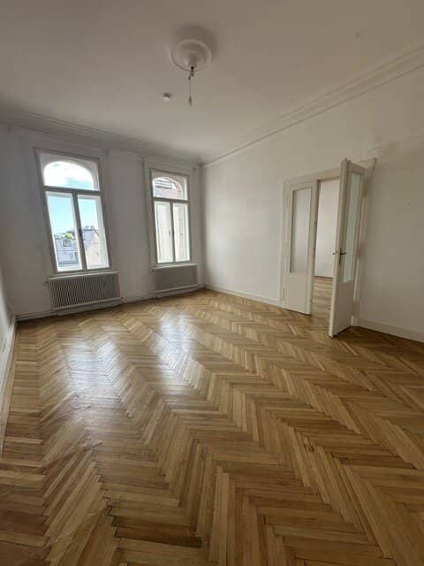 Flatshare suitable Spacious 3-room apartment on the 3rd floor with elevator