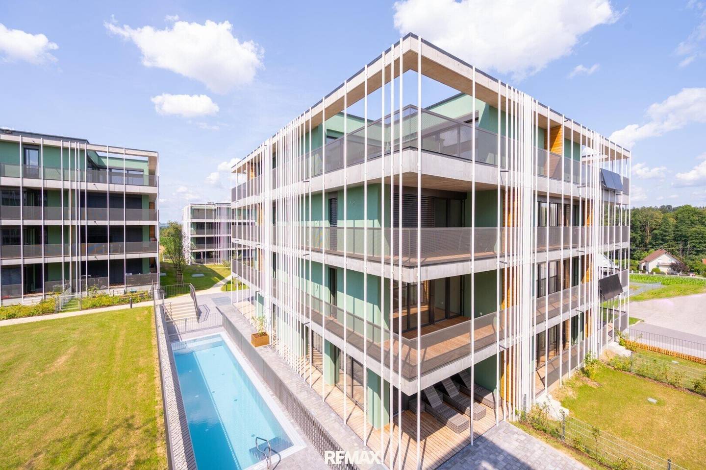 Bezugsfertig - Dachgeschosswohnung + 50 m² Dachterrasse -  TASSILO VILLEN - Wohnen wie im Urlaub I HAUS B I TOP - B42