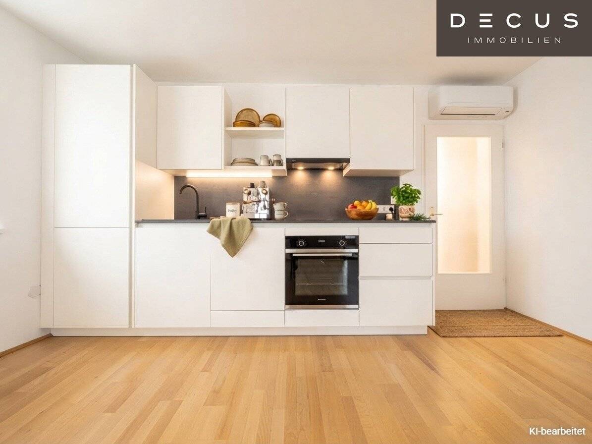 SUNNY ATTIC APARTMENT | approx. 58m² | 3 ROOMS | WITH approx. 50m² OUTDOOR AREA | 3RD FLOOR | VERY GOOD LOCATION | CITY CENTER
