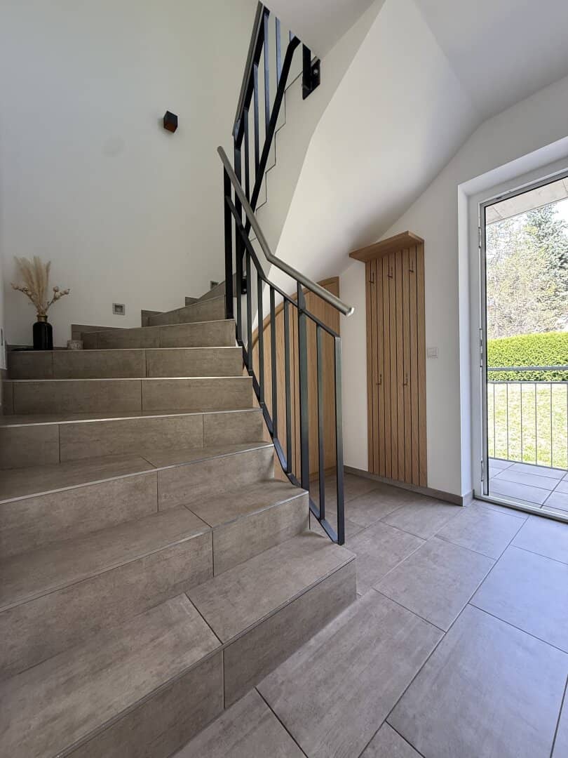 ABSAM! Traumhafte Maisonettewohnung mit großzügiger Dachterrasse und beeindruckendem Alpenpanorama!