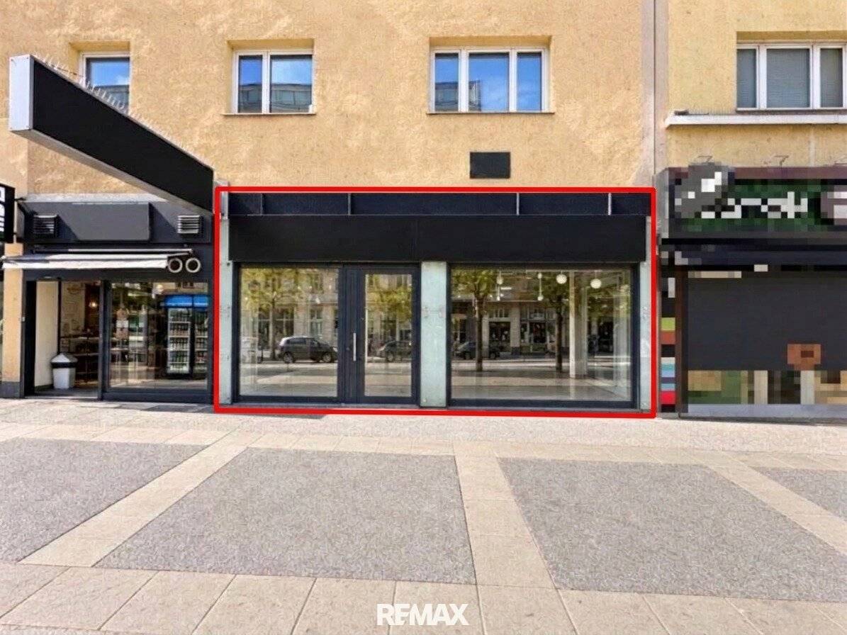 Versatile commercial space in a very busy and highly visible location - office, law firm, gastronomy or other