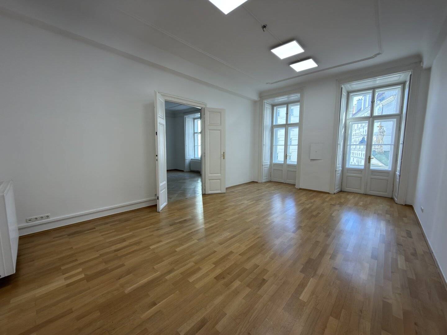 Representative office space in unique location directly at Franziskanerplatz