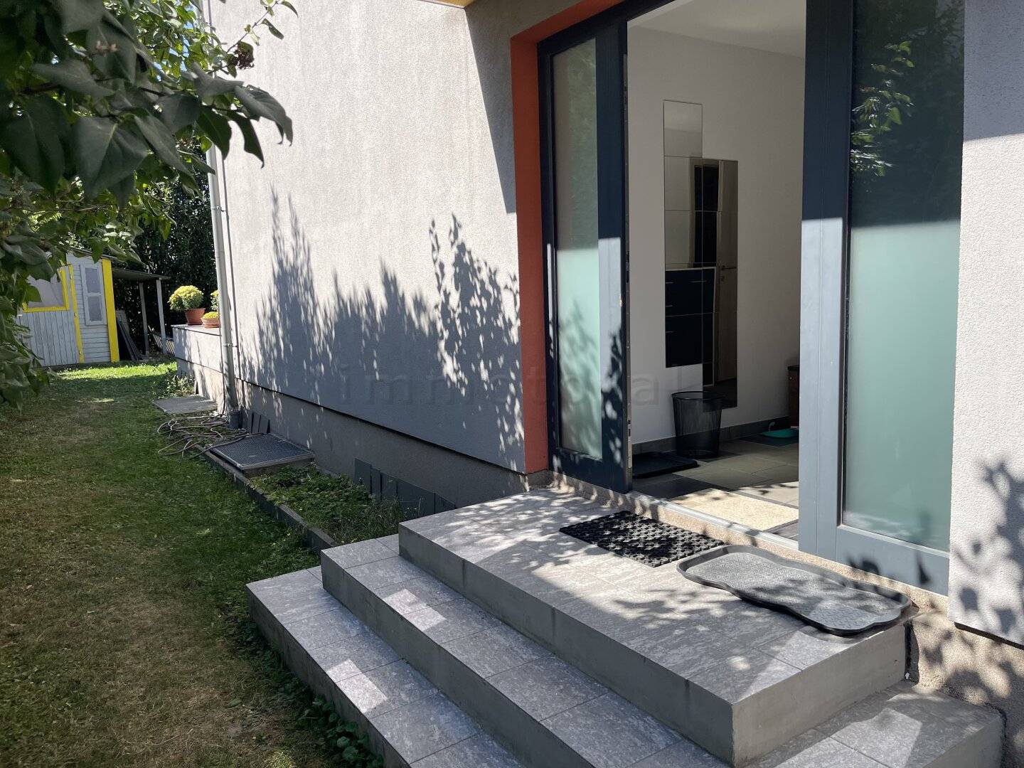 Einfamilienhaus in Privatstraße Nähe Kagraner Platz