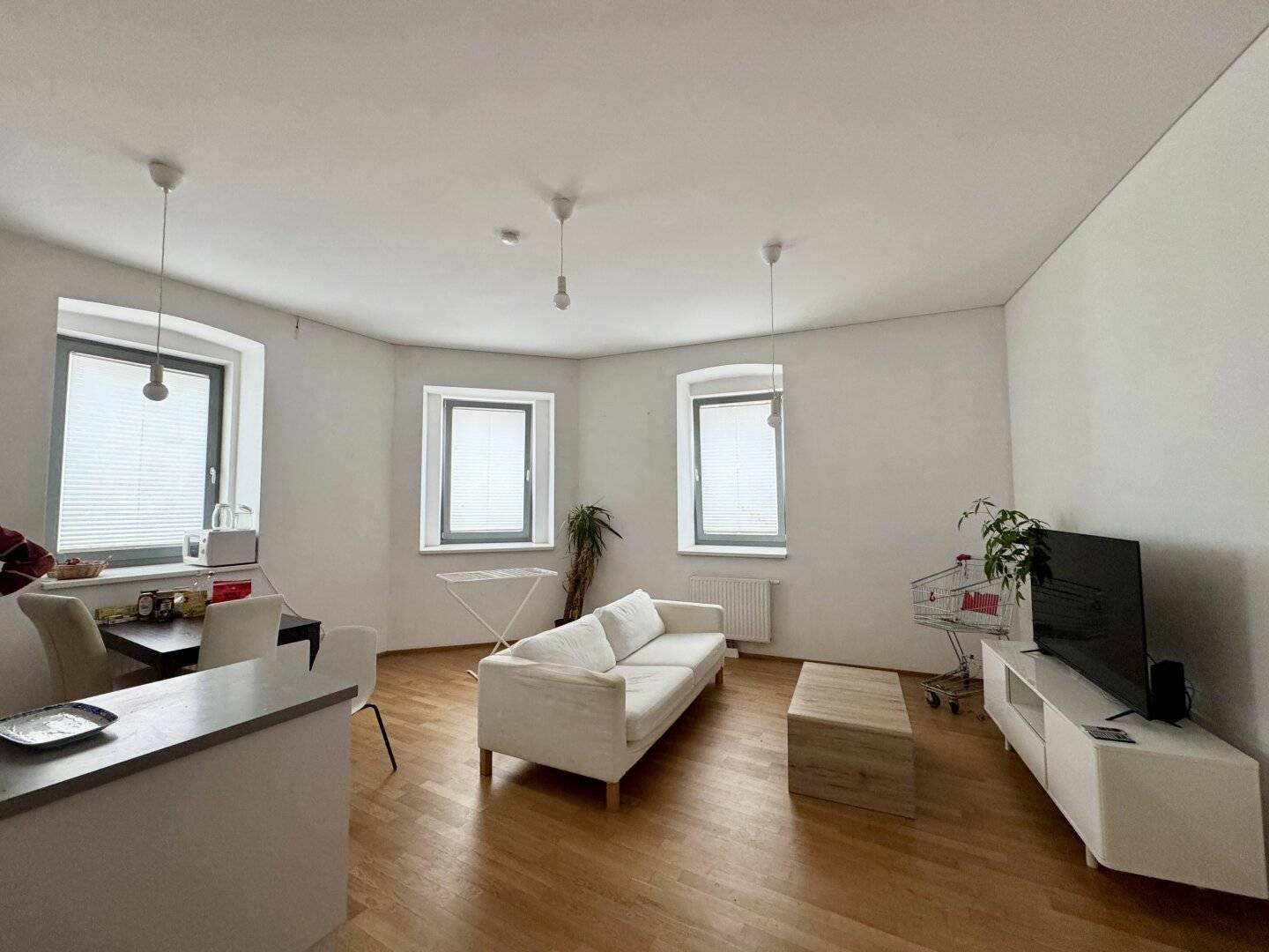 Beautiful 3-room period apartment | suitable for 2-person flatshare | ground floor