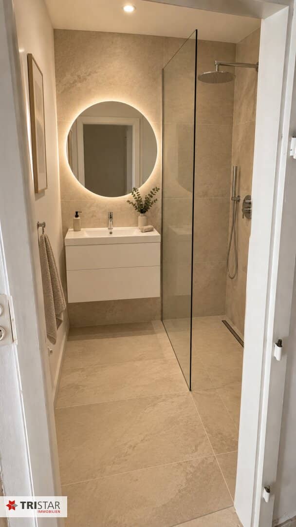 Top renovated 1-room apartment 25 m², near subway, fitted kitchen, only €790!