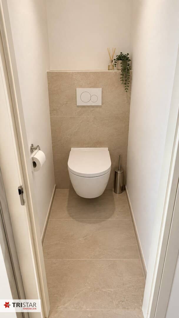 Top renovated 1-room apartment 25 m², near subway, fitted kitchen, only €790!