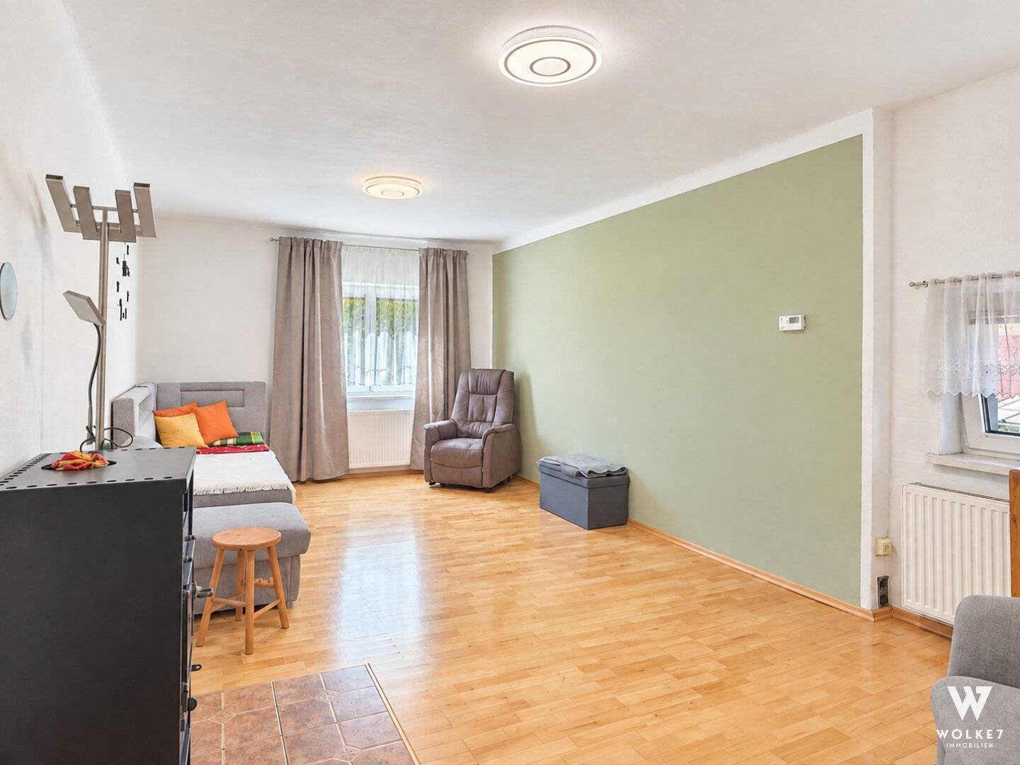Great potential in an excellent location – House with private garden and garage I Near Alterlaa U6; Steinsee