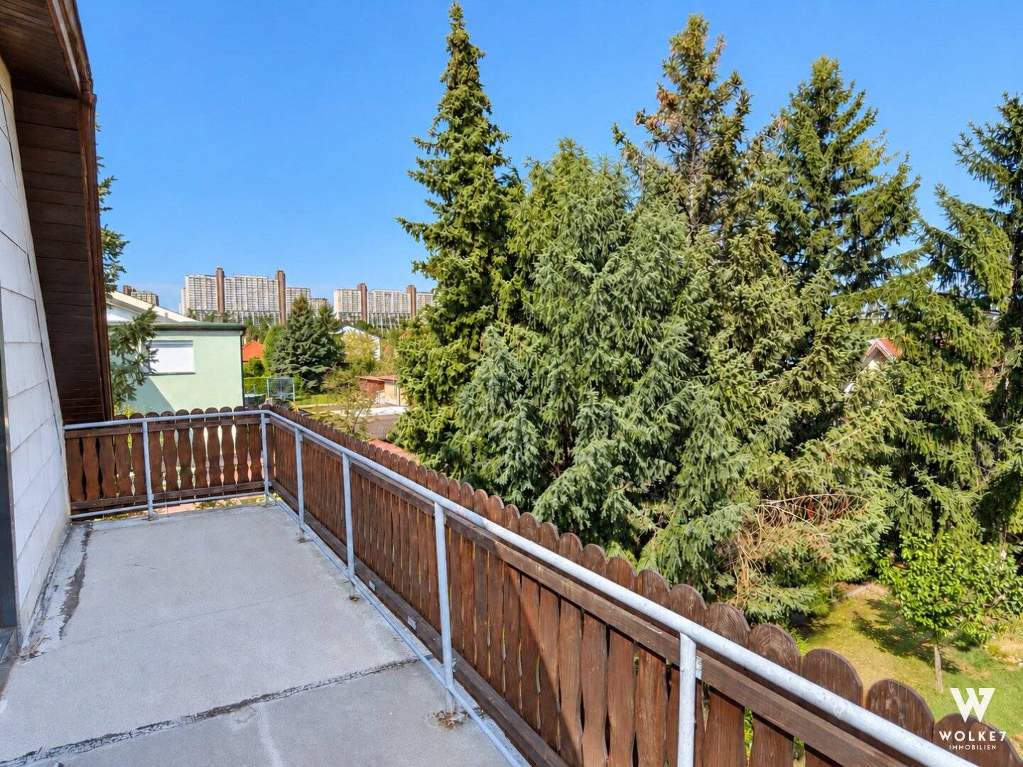 Great potential in an excellent location – House with private garden and garage I Near Alterlaa U6; Steinsee