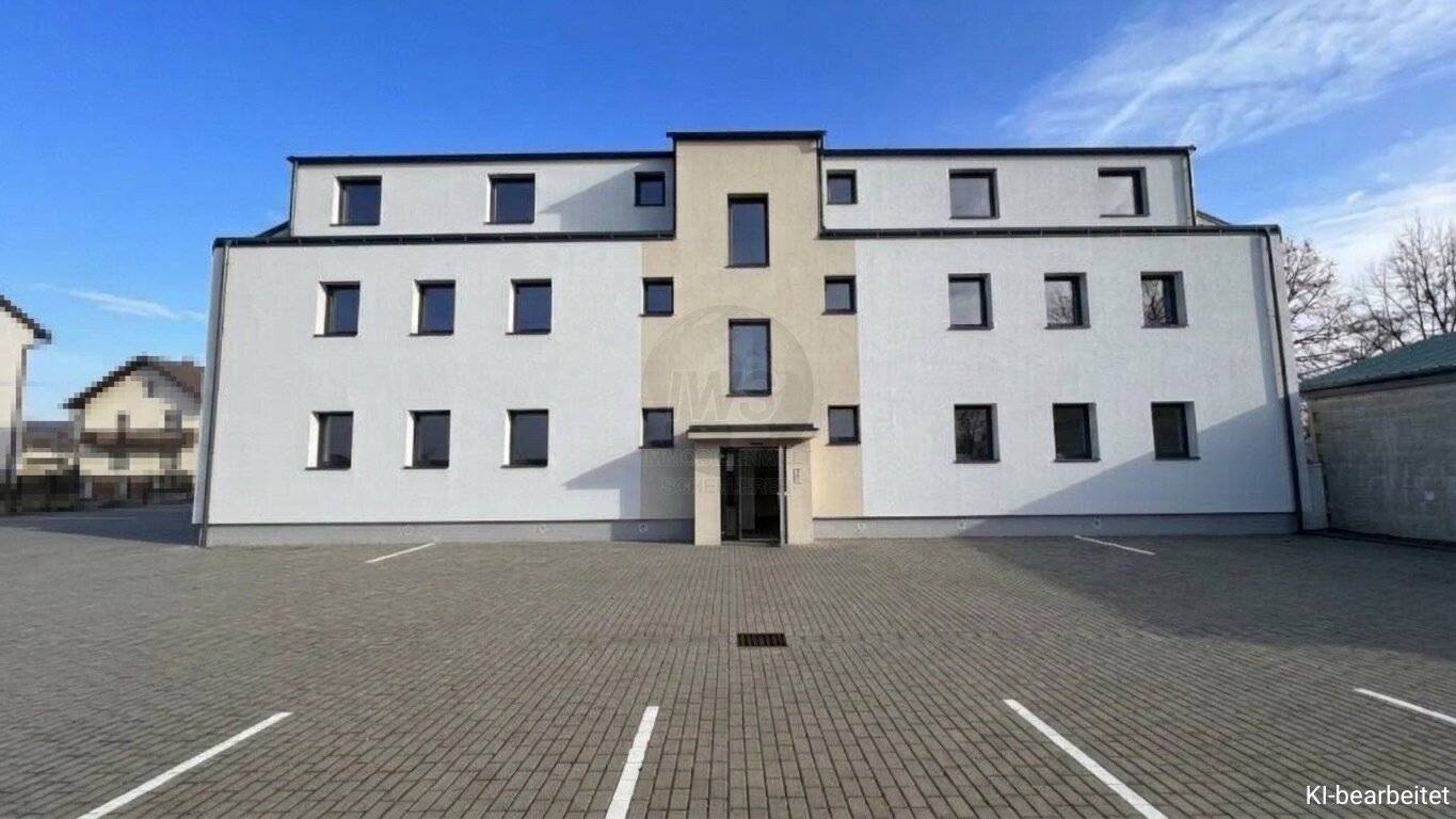 Attractive investment property in Groß-Siegharts – 6 apartments &amp; 12 car parking spaces