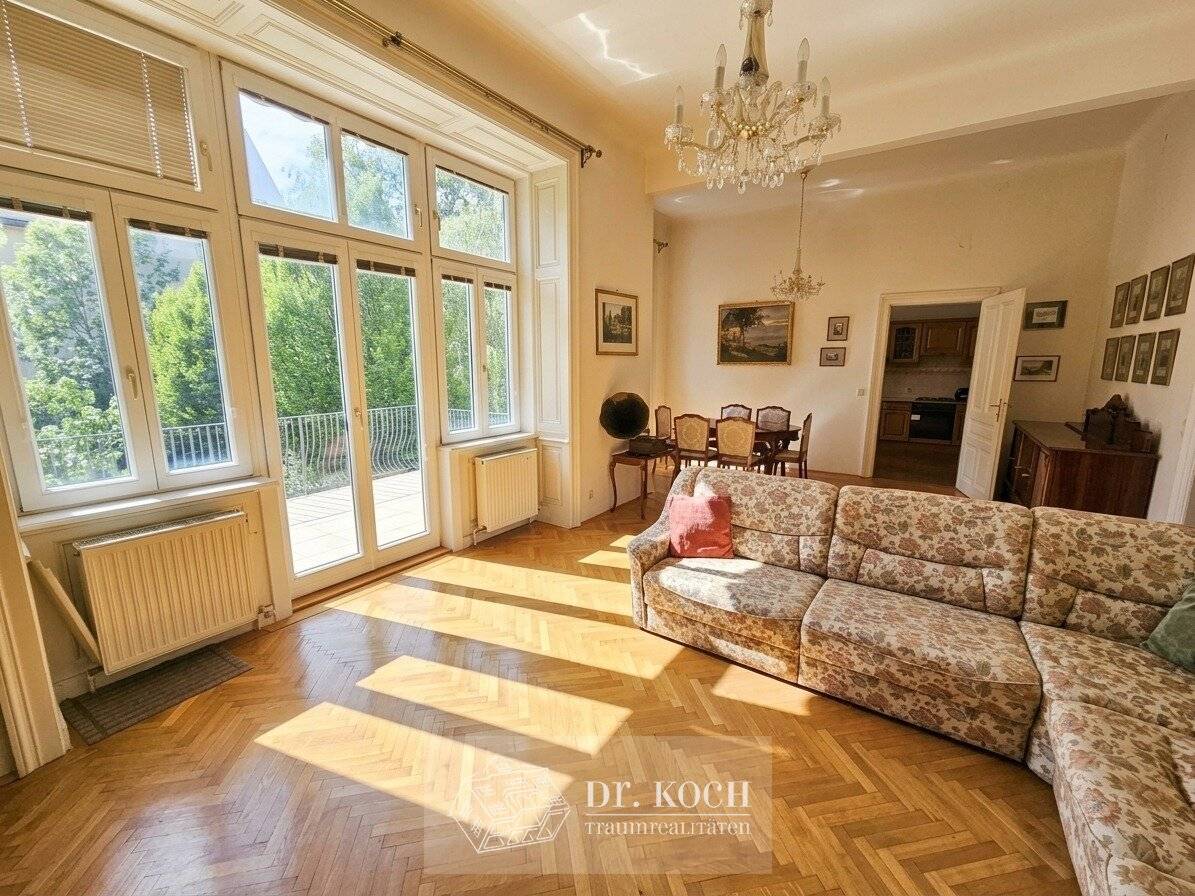 Traumhafte Beletage mit Südterrasse und einzigartigem Altbauflair!