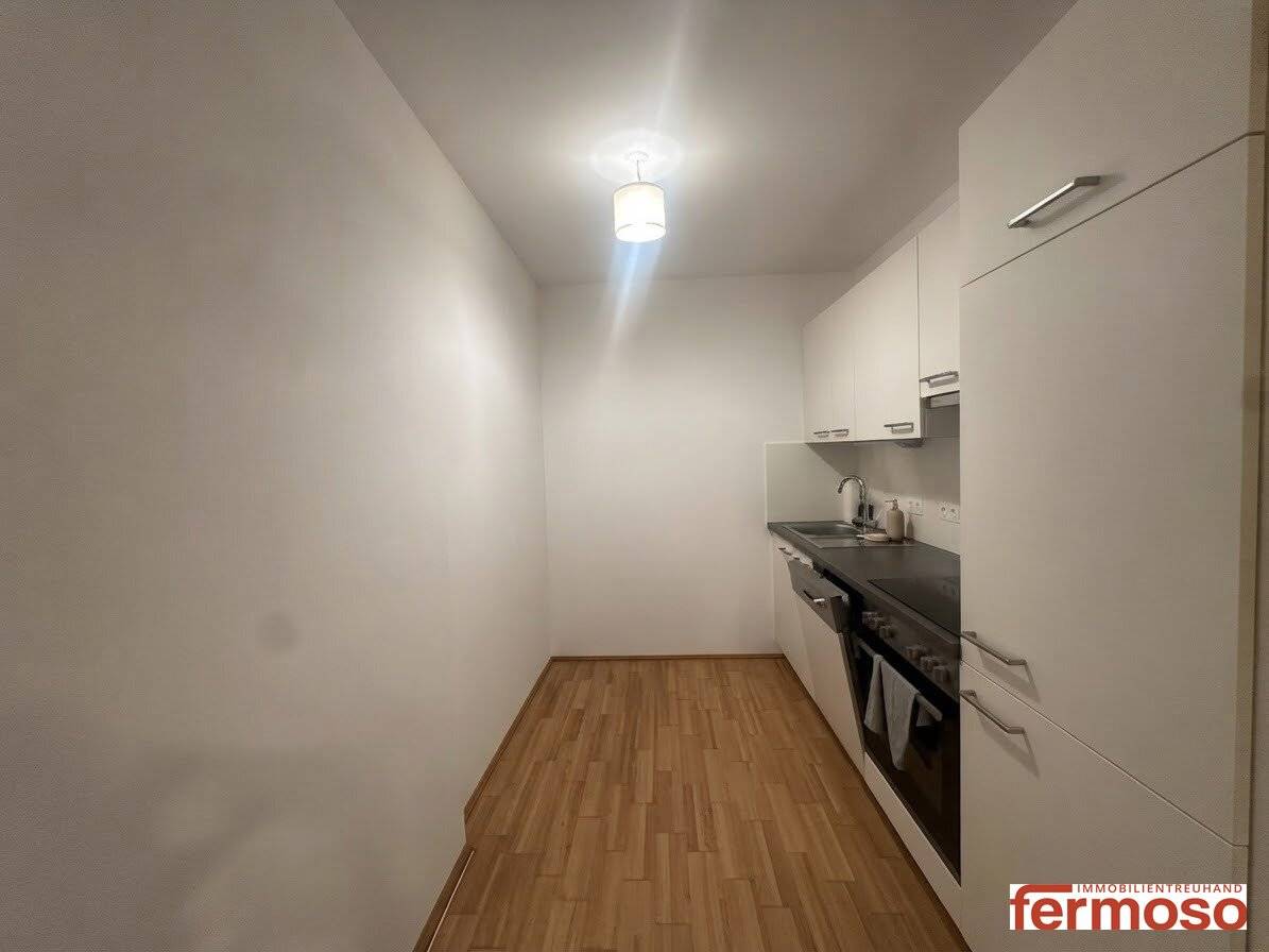 Modern 2-room apartment with loggia, underfloor heating &amp; fitted kitchen in 1200 Vienna