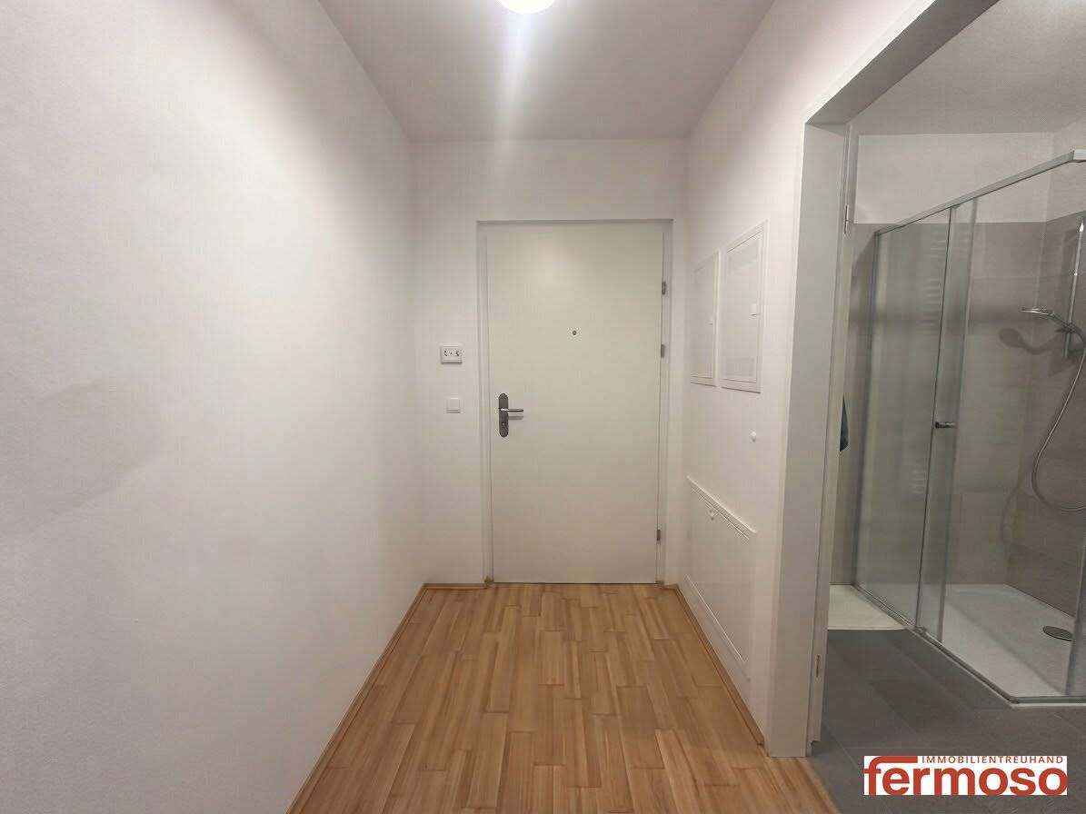 Modern 2-room apartment with loggia, underfloor heating &amp; fitted kitchen in 1200 Vienna