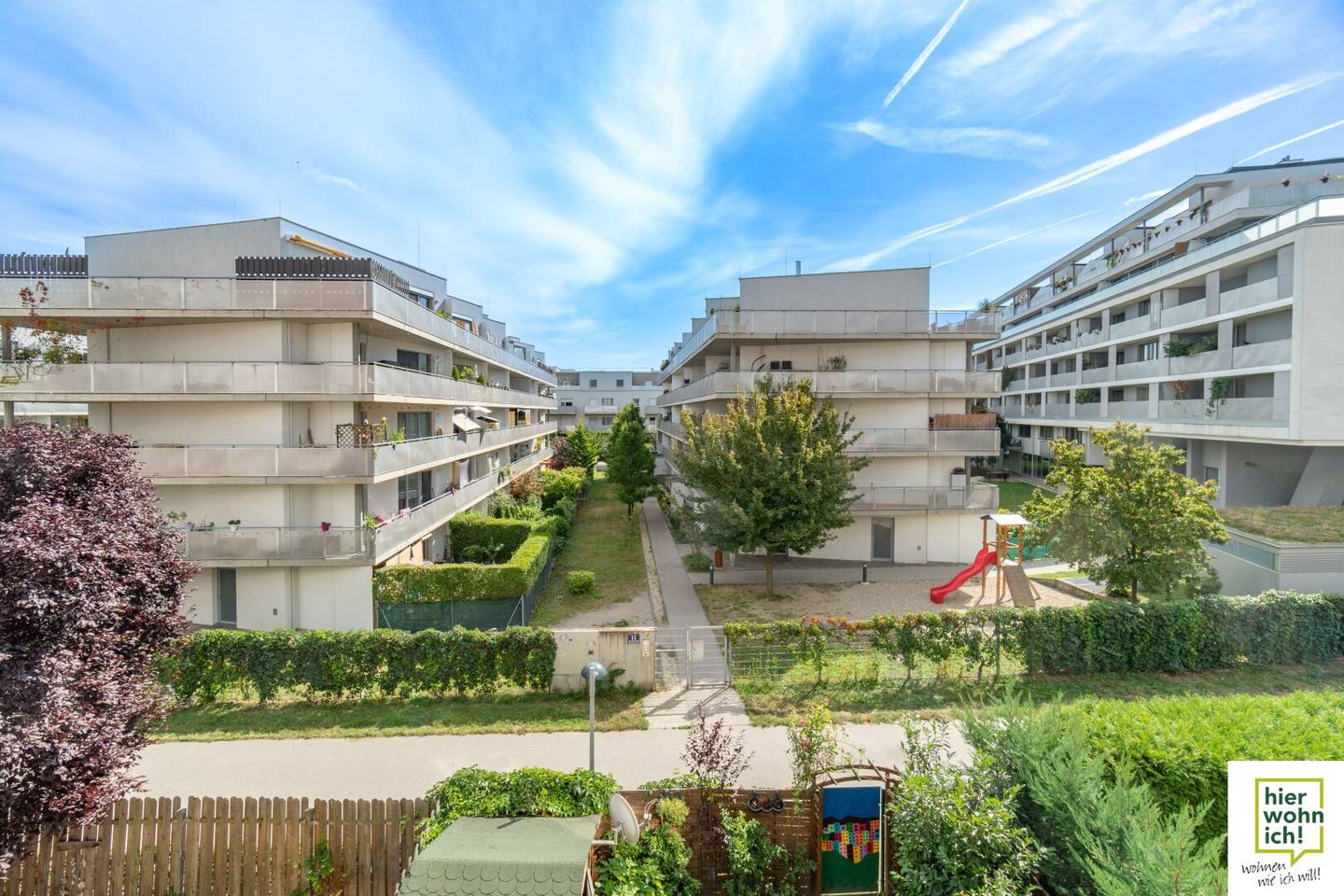 Bright, cozy 2-room apartment with view of greenery in a quiet location