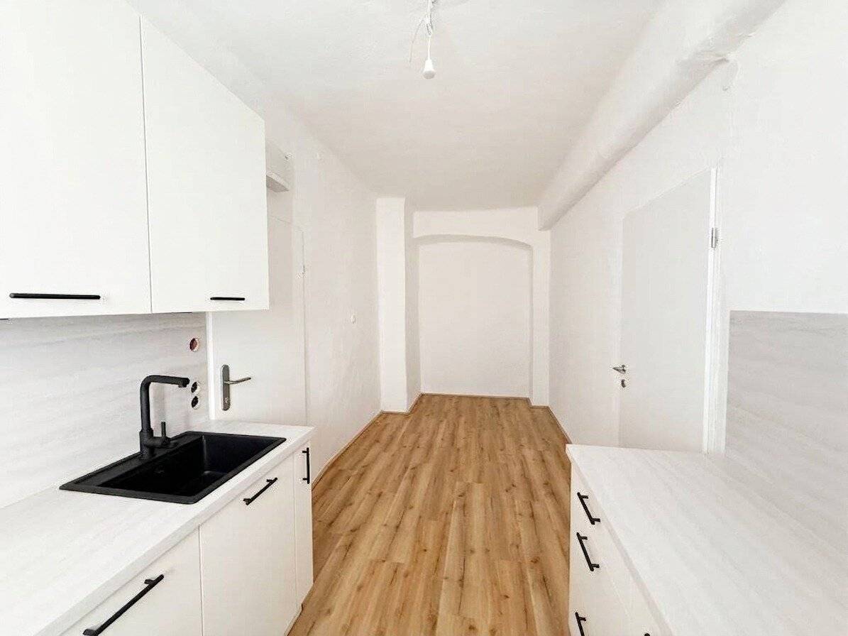 1-room apartment with new kitchen in the centre