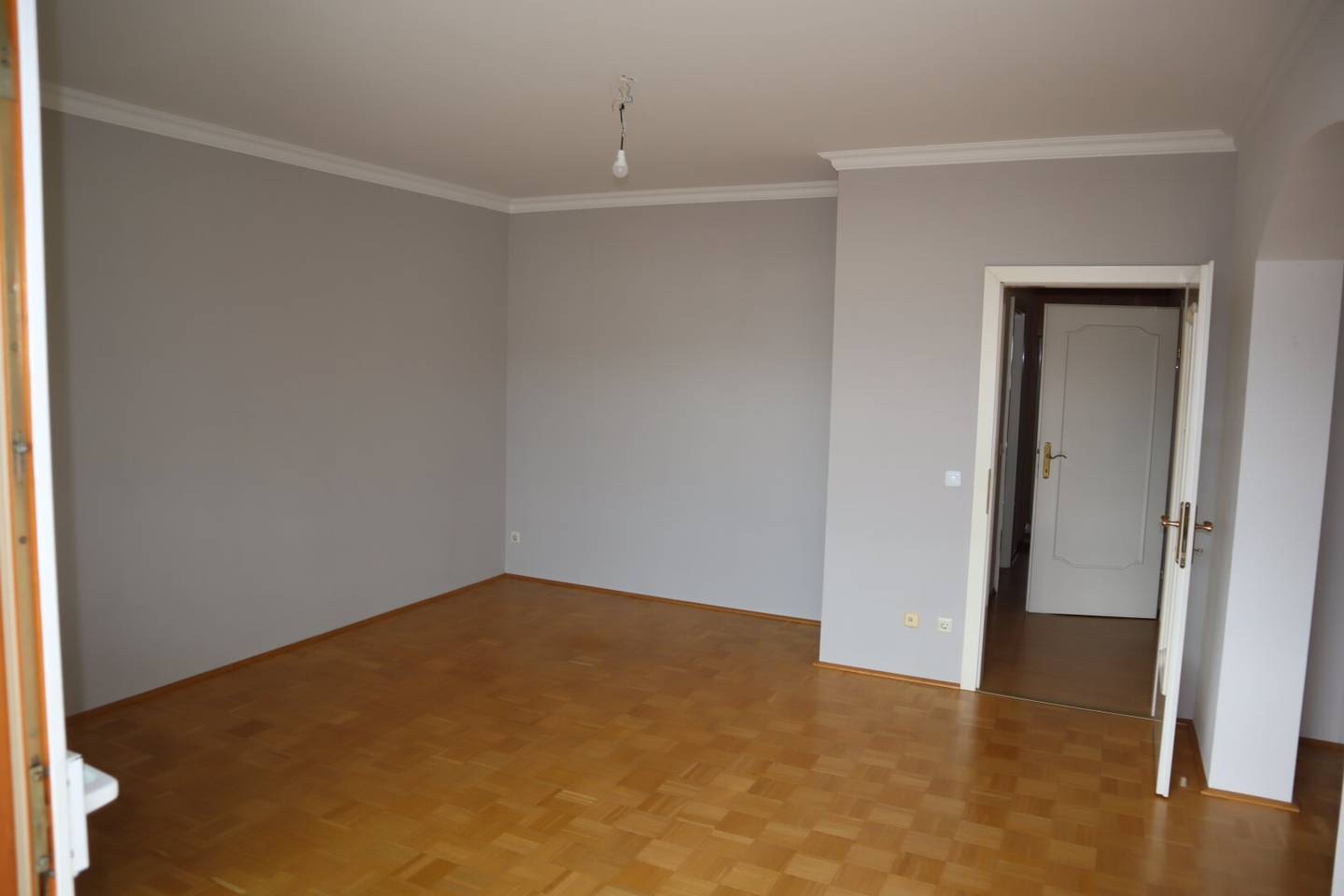 SONNIGE  2-ZIMMER-TERRASSENWOHNUNG