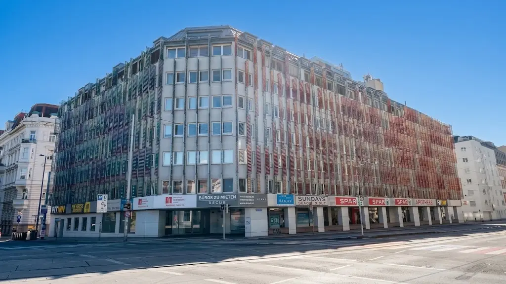 Repräsentative Wohnung am Donaukanal nahe U4 Friedensbrücke