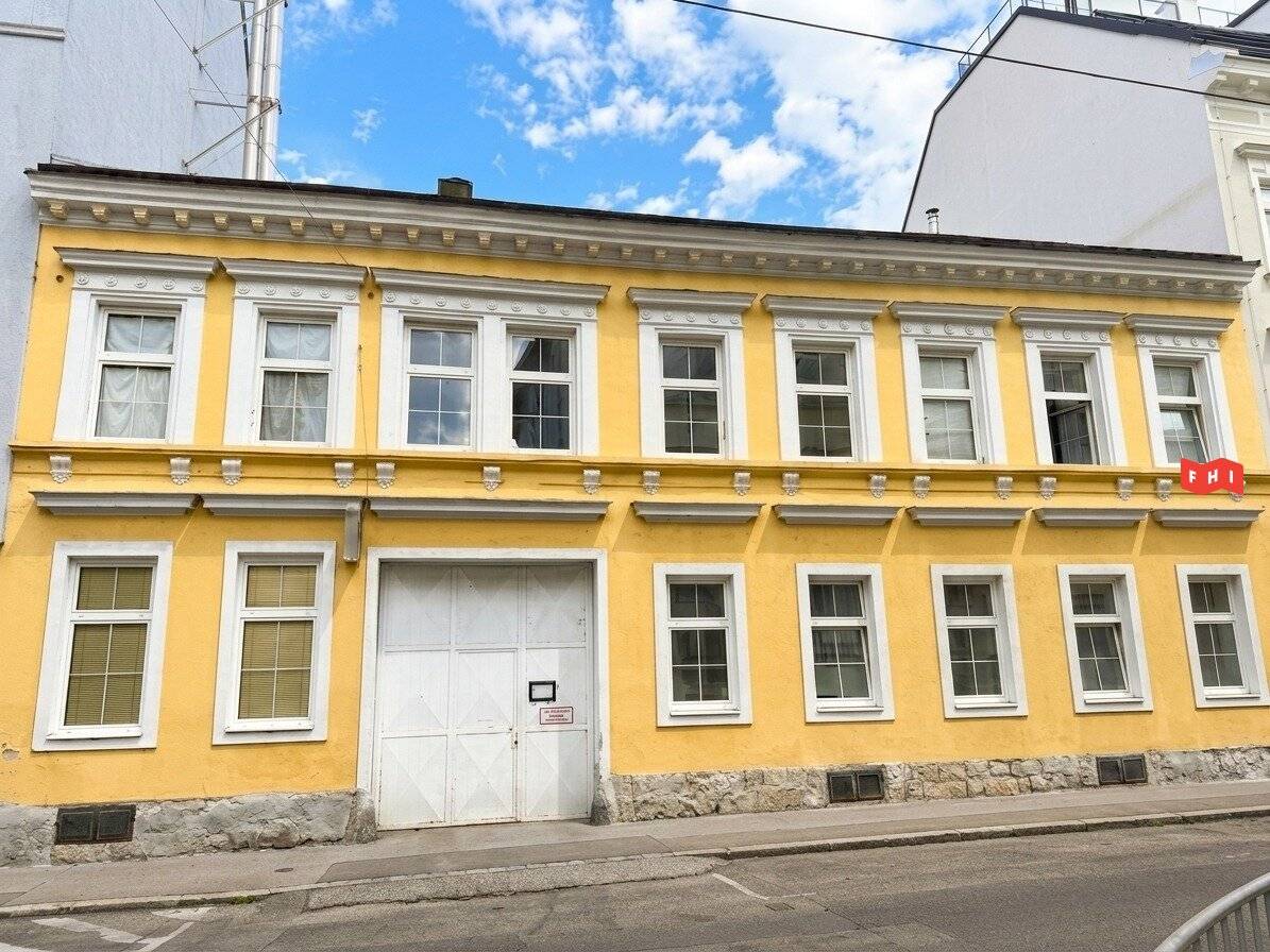 Development tenement building in quiet location near U-Bahn
