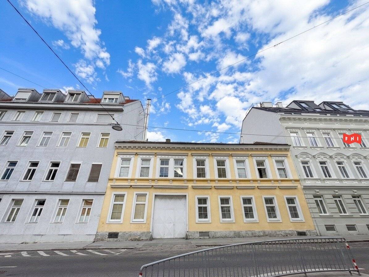 Development tenement building in quiet location near U-Bahn