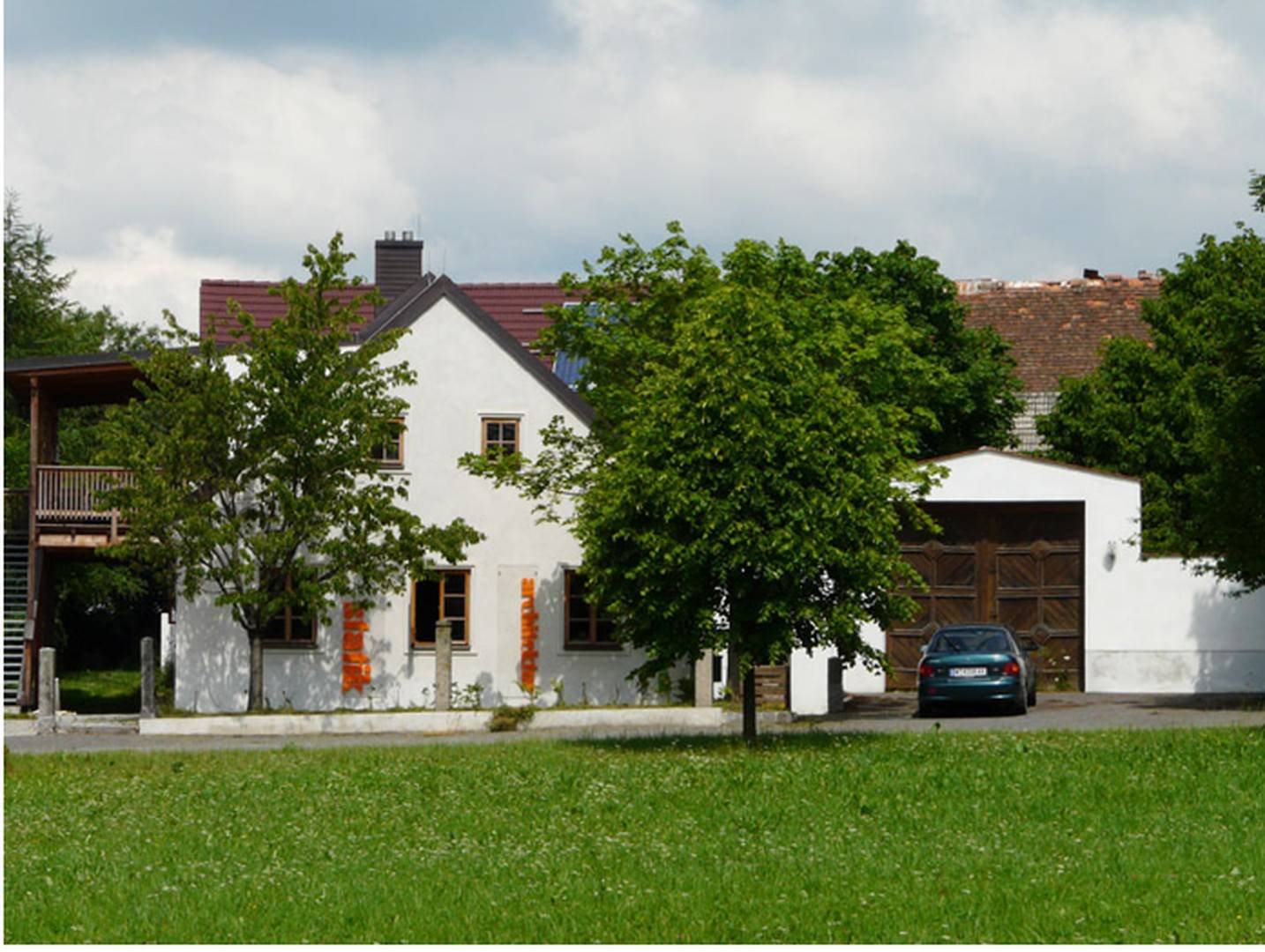 Dreiseithof mit Innenhof und Scheune Anlegerwohnung