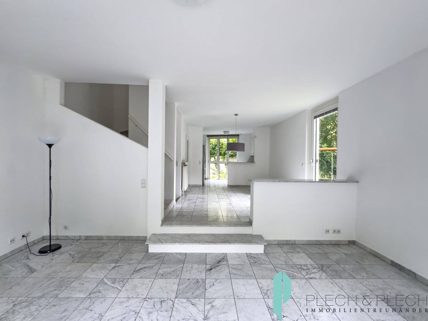 Modern corner terraced house including garden and garage in absolute quiet location / Raimund-Zoder-Gasse