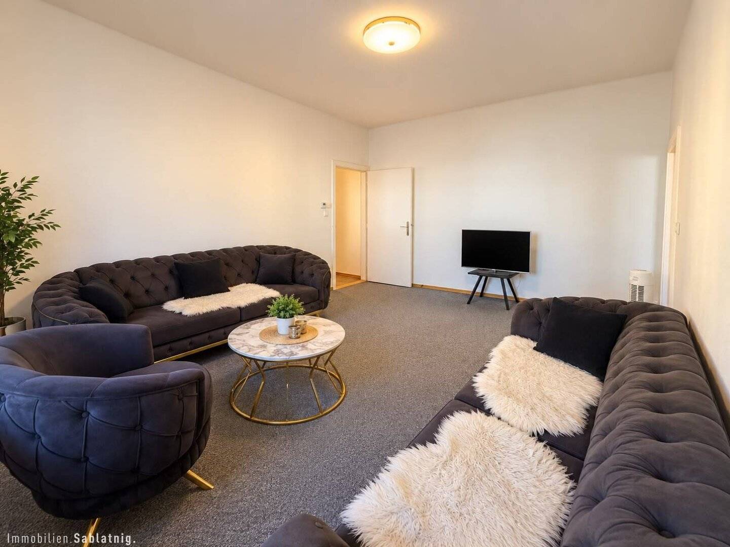 TOP-LAGE! STADT-BLICK! INVESTMENT! 72 m² Wohnfläche, großzügige Zimmer und eine ausgezeichnete Infrastruktur – eine attraktive Immobilie in 1100 Wien!