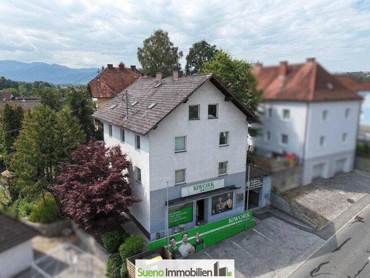Well maintained income property with 4 floors and top yield of approx. 7% (office and residential)