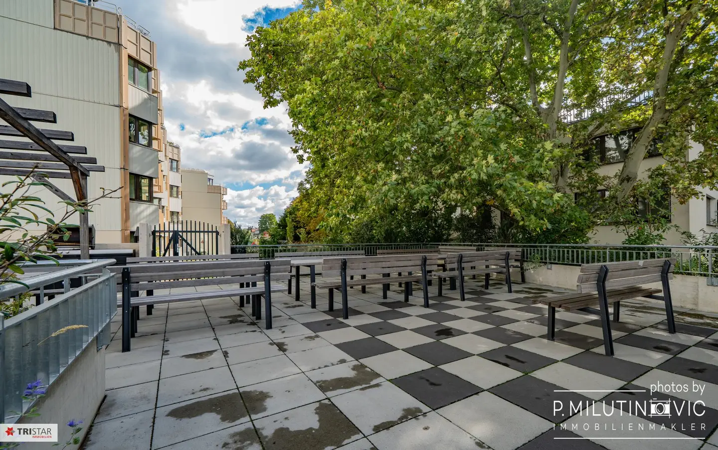 New in Hietzing Sunny south-facing and courtyard-facing Quiet 3-room apartment with loggia Between U4 stations Ober St. Veit and Unter St. Veit