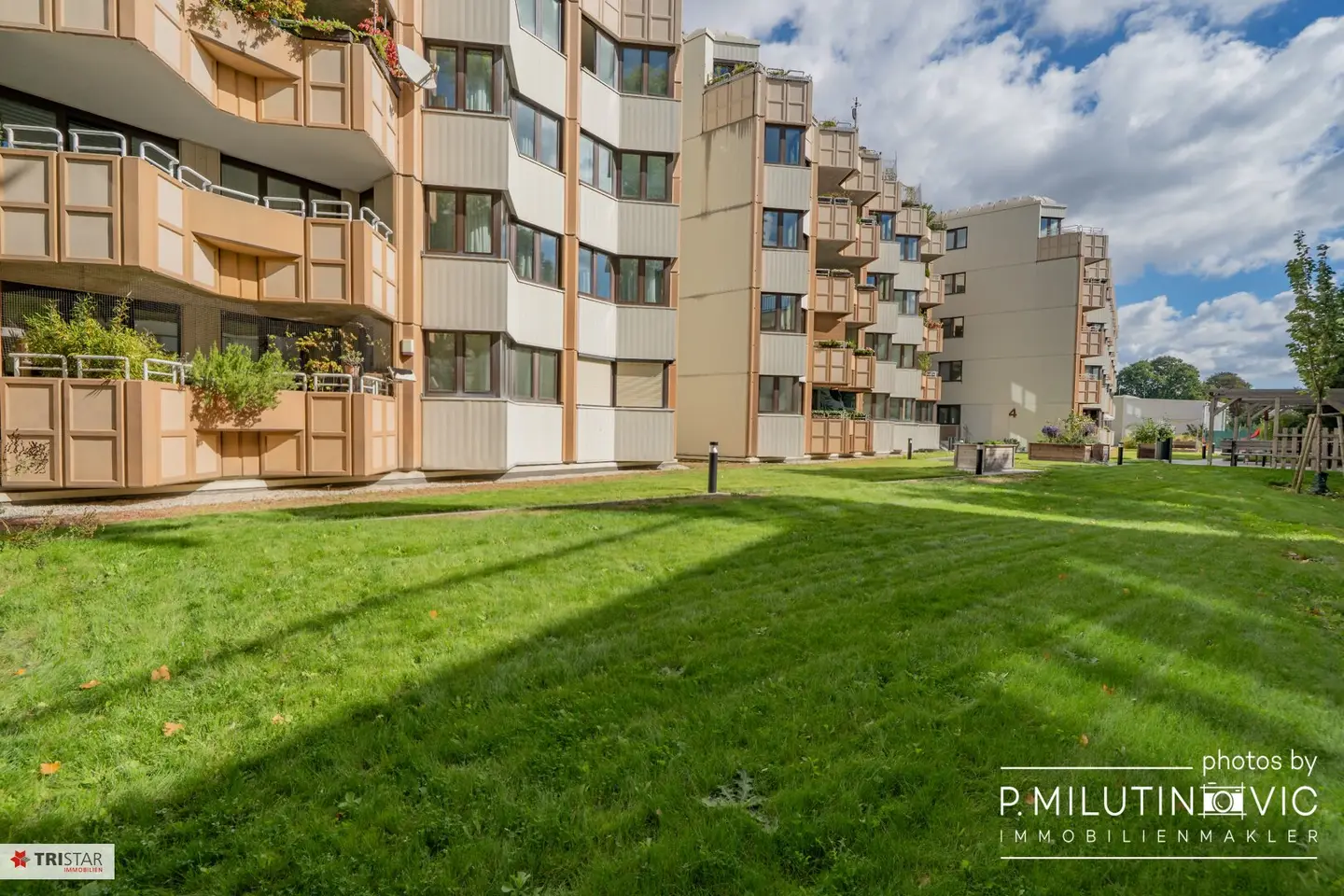 New in Hietzing Sunny south-facing and courtyard-facing Quiet 3-room apartment with loggia Between U4 stations Ober St. Veit and Unter St. Veit