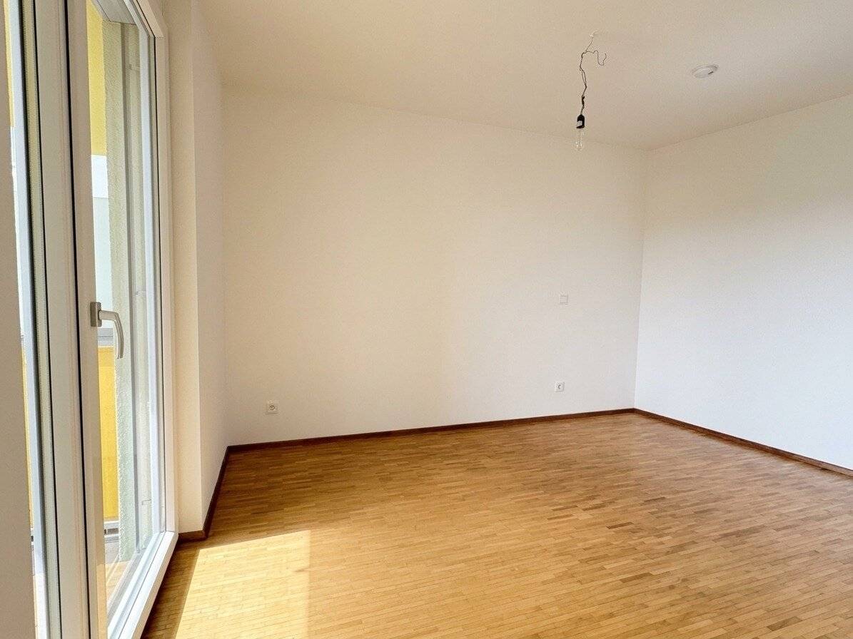 TO FALL IN LOVE! Charming courtyard 2-room apartment on 3rd floor with elevator and balcony - near U3