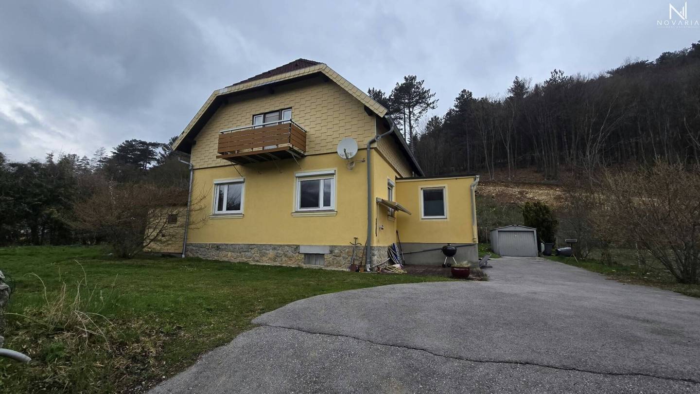 Charmantes Einfamilienhaus in Thenneberg mit Garten, Balkon und viel Potenzial!