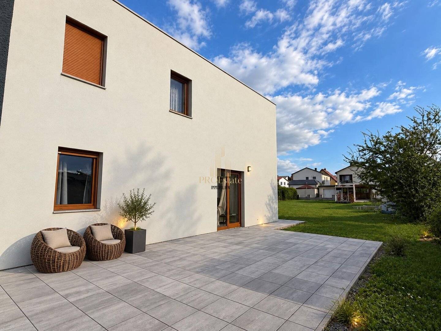 Modernes Einfamilienhaus in Haag – 936 m² Grundstück, große Terrasse &amp; Garage