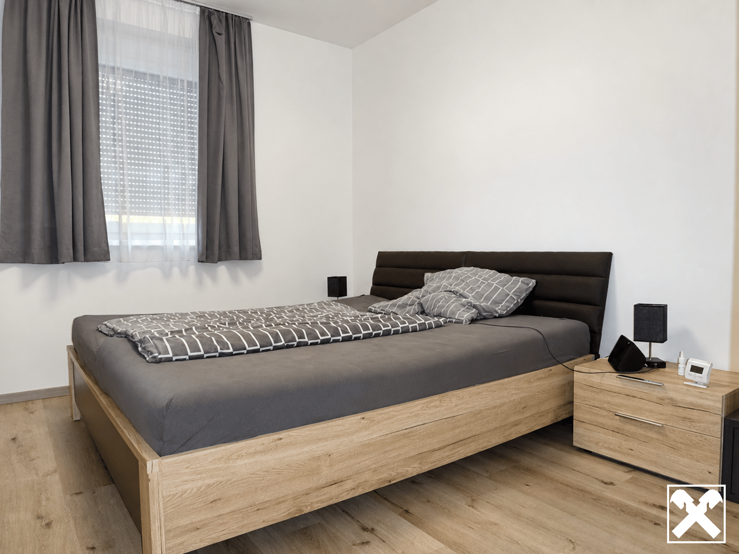Lichtdurchflutete modern adaptierte Wohnung mit Loggia