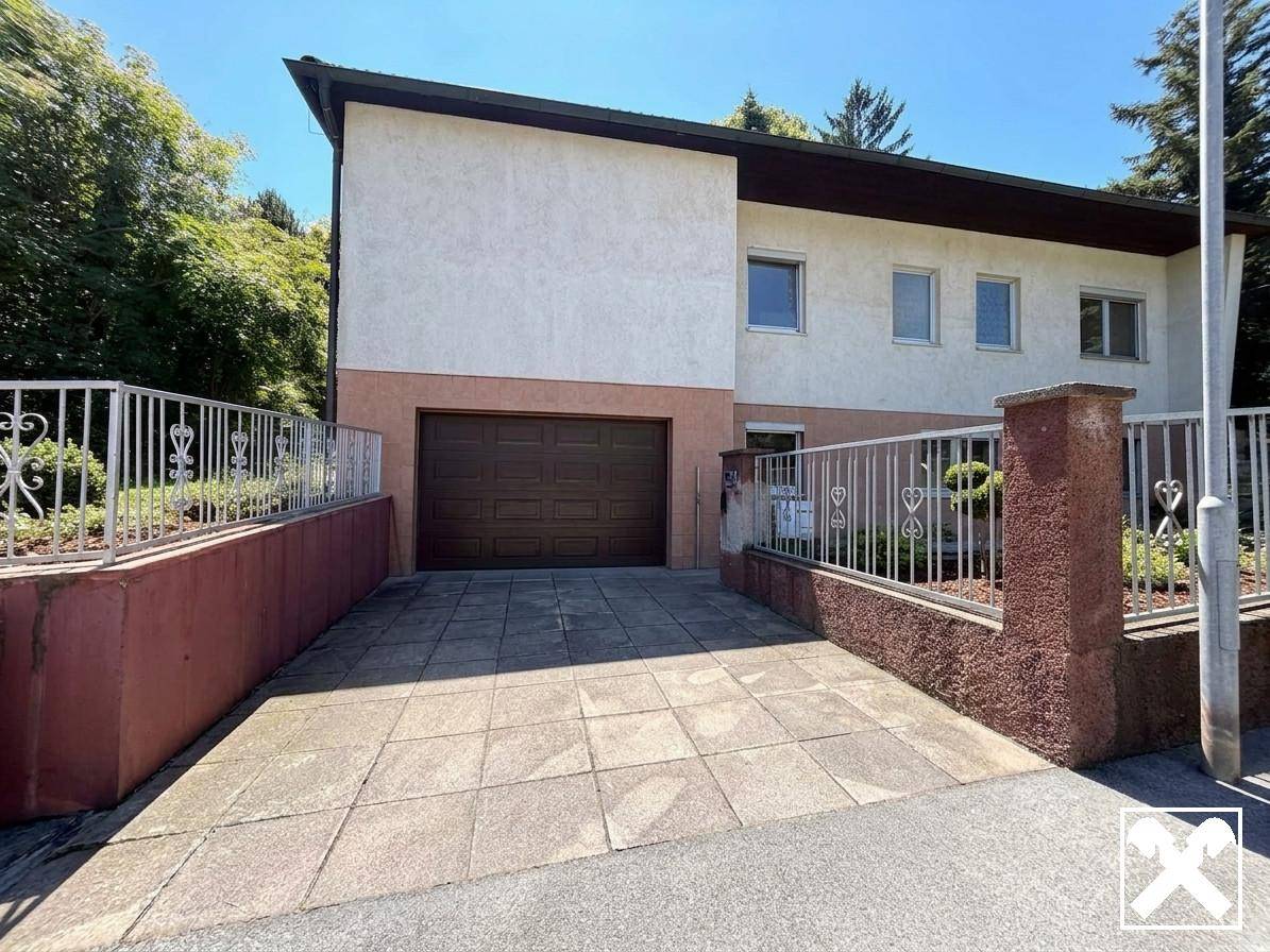 Quiet Familienwohnung with sunny terrace and garage