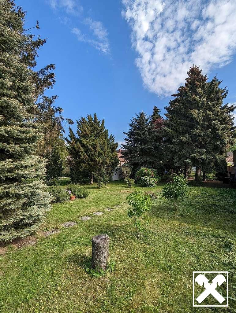 Quiet building plot ideal for an individual apartment