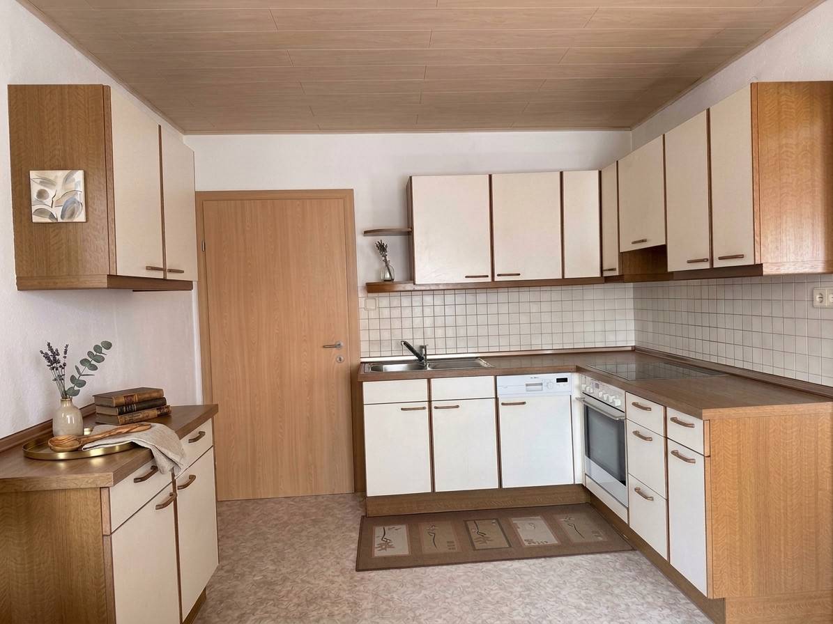 Versatile family apartment with wraparound garden