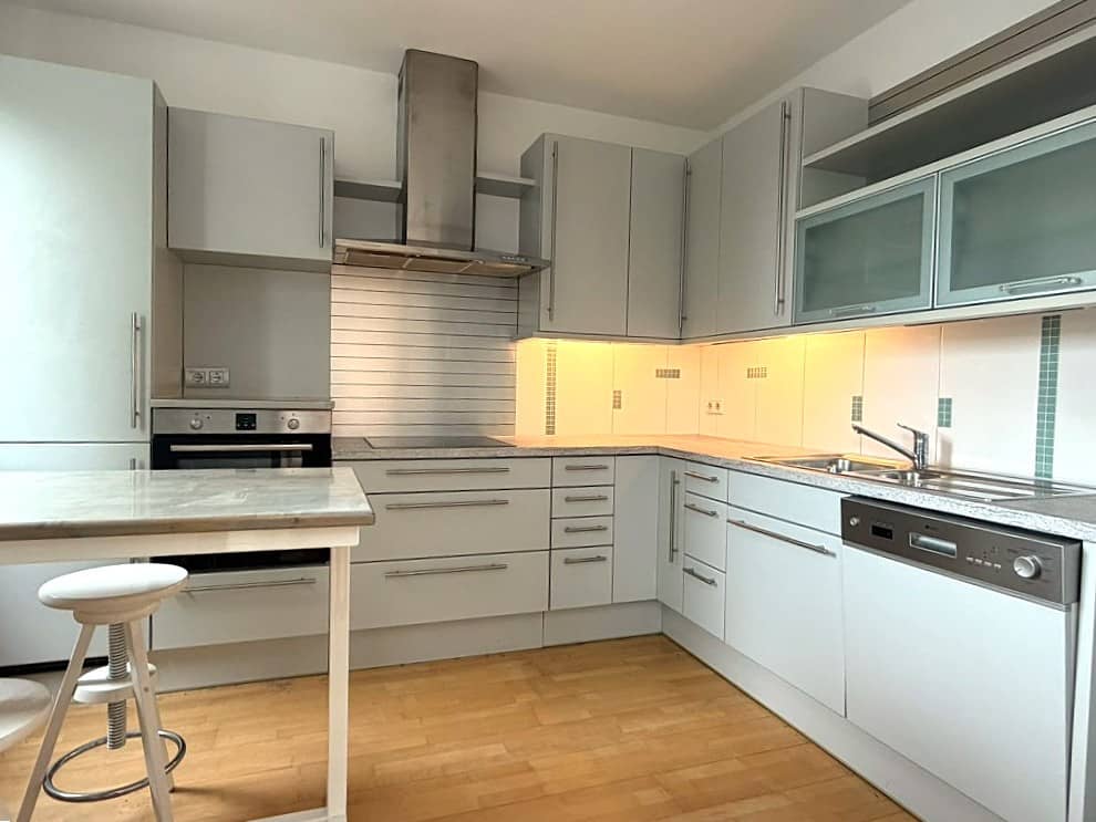 Apartment with private garden and terrace
