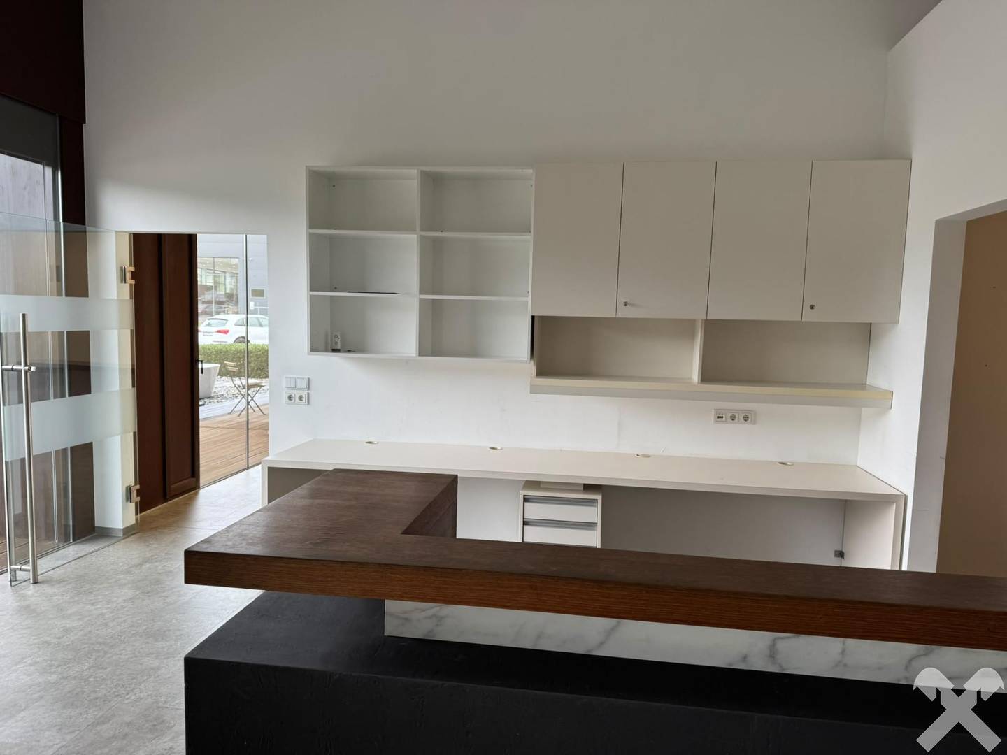 Representative loft apartment in prime location with parking