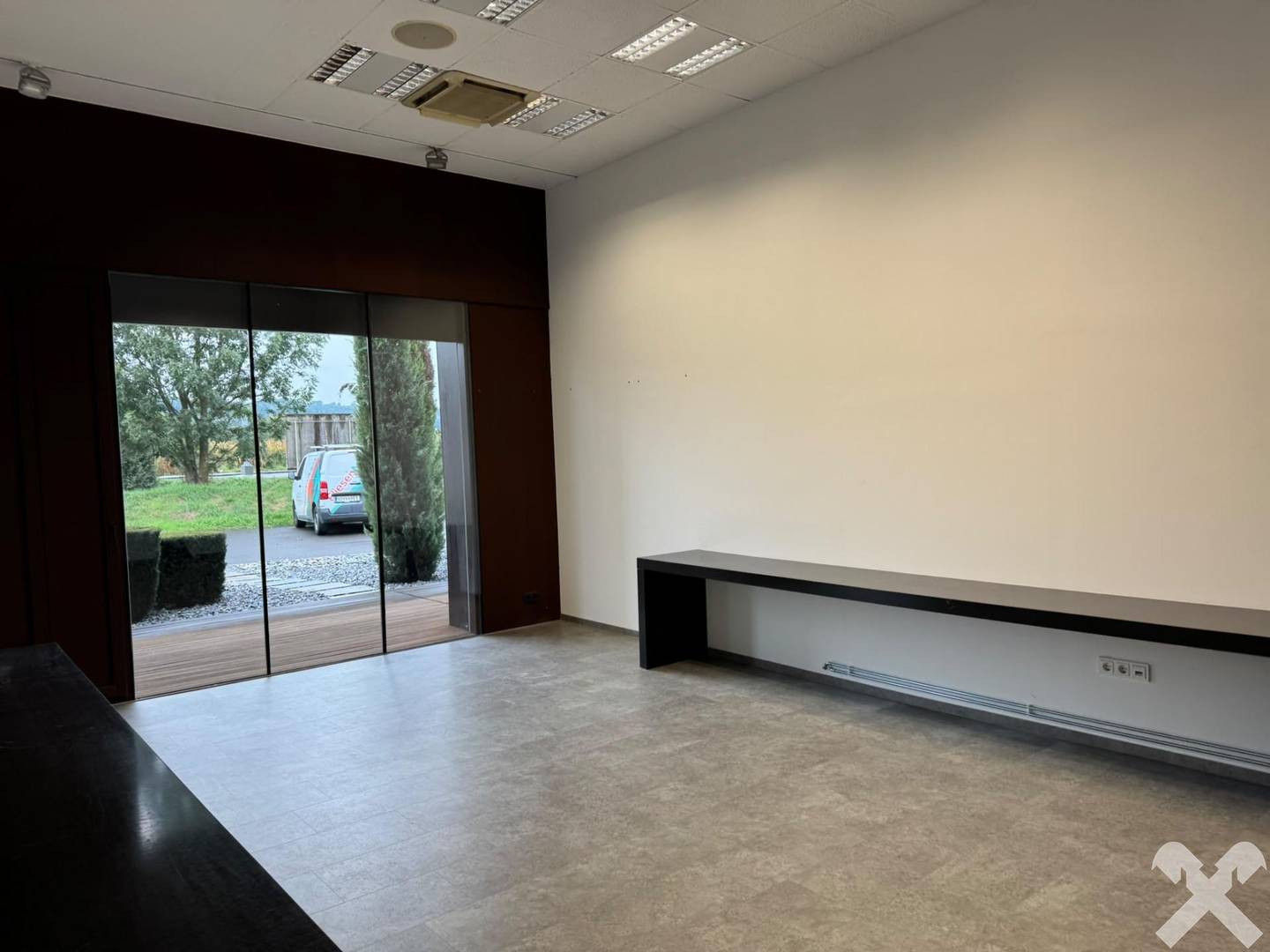Representative loft apartment in prime location with parking