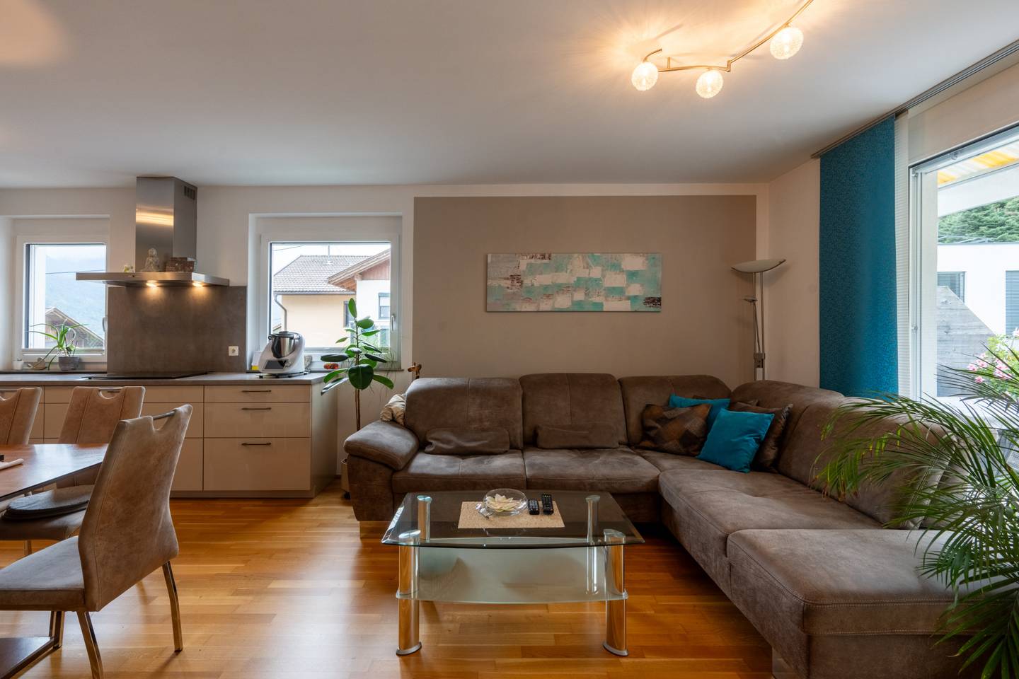 Sonnige Wohnung mit Südbalkon und Tiefgaragenplatz