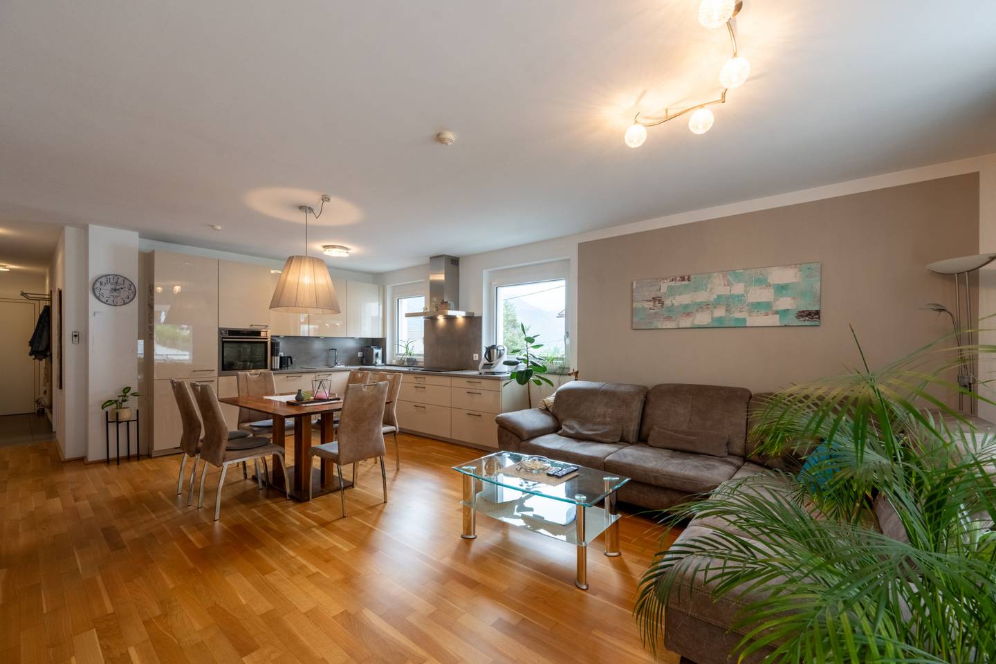Sonnige Wohnung mit Südbalkon und Tiefgaragenplatz