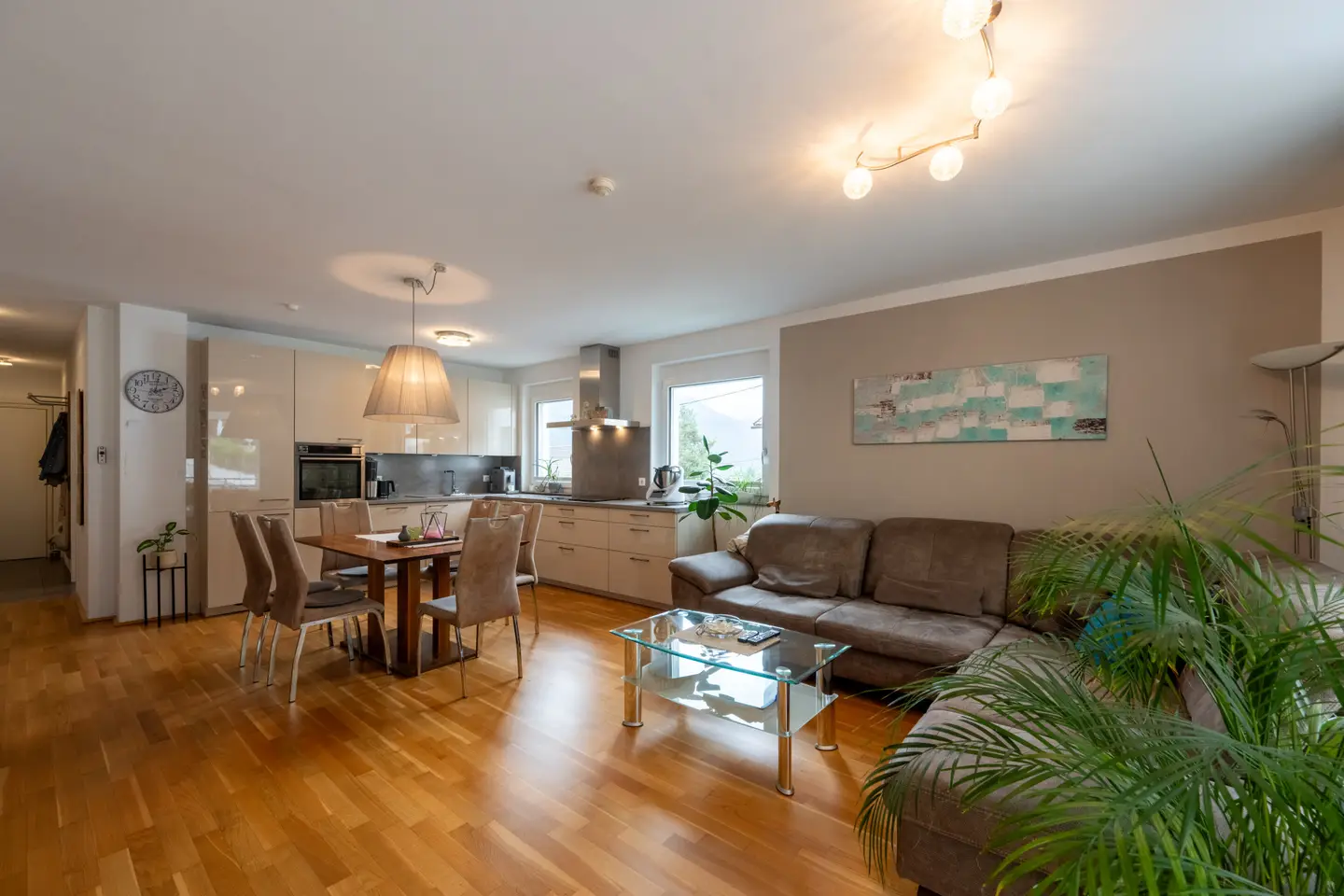 Sunny apartment with south balcony and underground parking