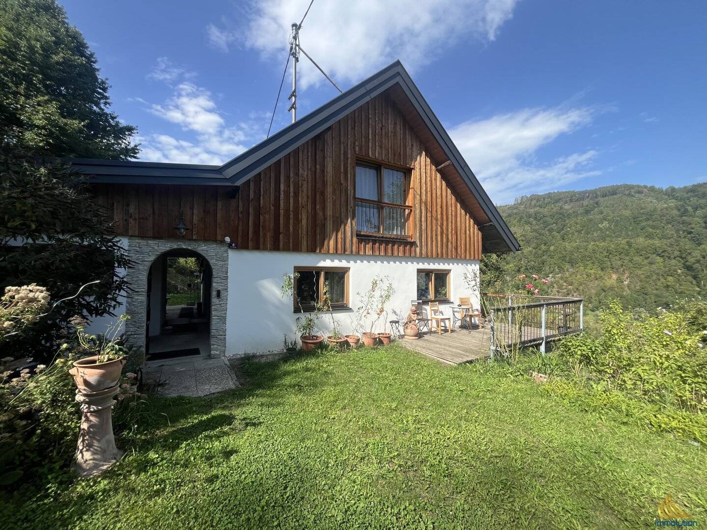 Einzigartiges, saniertes Einfamilienhaus mit Donaublick