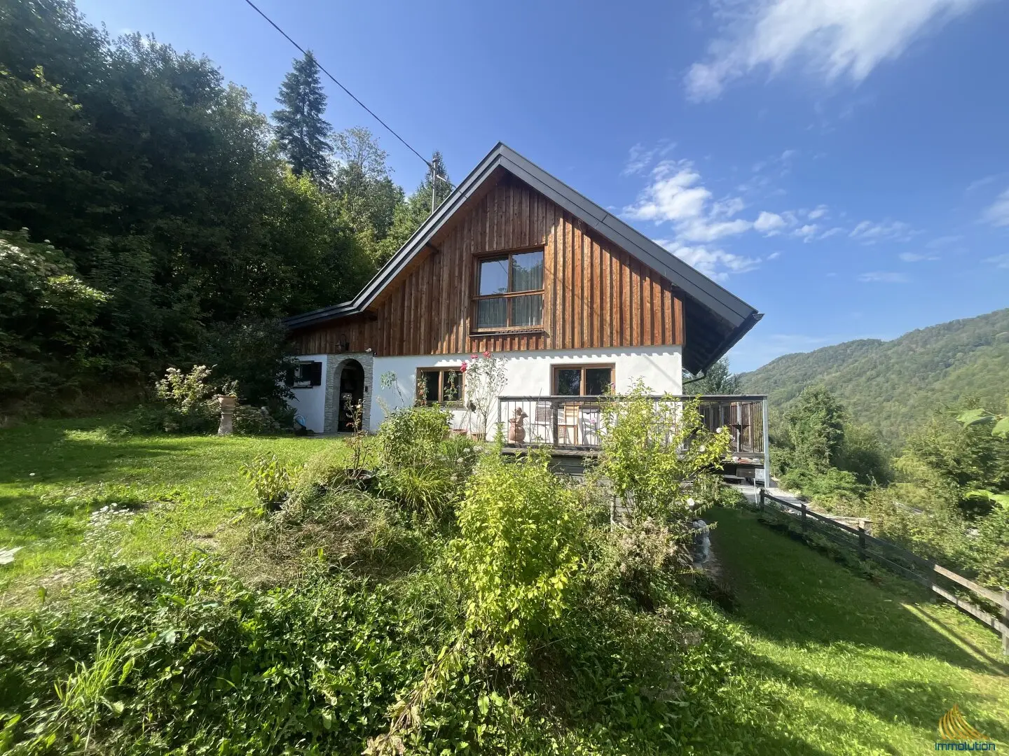 Unique renovated single-family house with Danube view