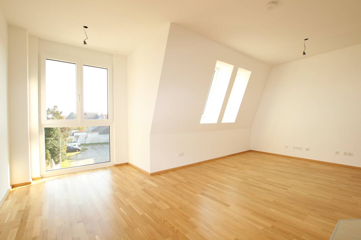 Cooling, walk-in shower, EWE kitchen, built in 2021, oak parquet, quiet location Korneuburg center